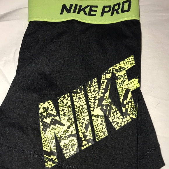 Nike pro - Picture 1 of 1